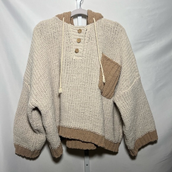 The Native One Women’s Chunky Knit Sweater With Button Detailing - Picture 3 of 8